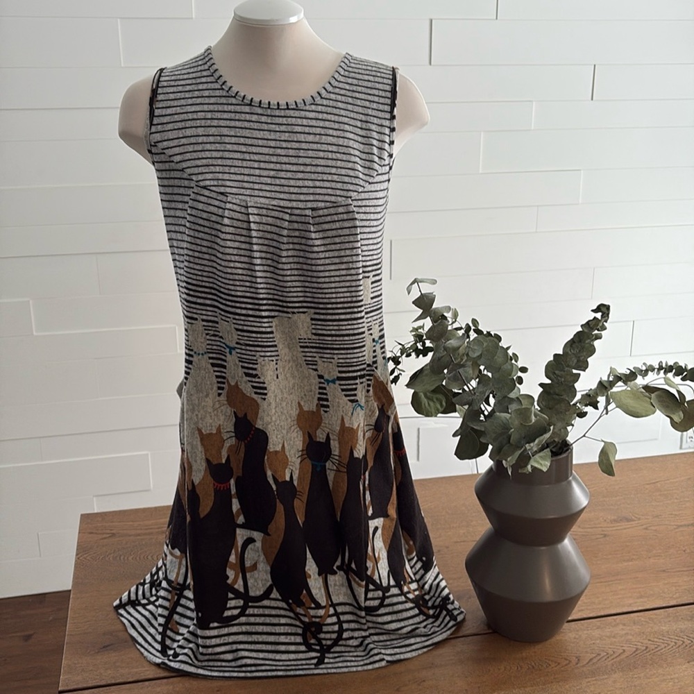 M/L LaVieLente Fashion Cat Dress with Pockets Gray, brown stripes